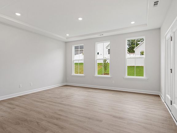 5th image of 264 Meadowbark Bnd #43