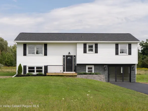 45 Twisted Tree Lane, New Baltimore, NY 12124