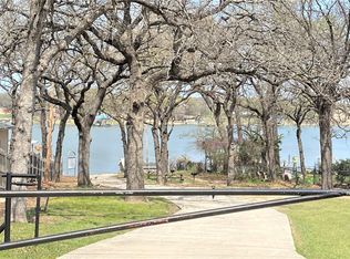 237 Shoreline Dr, Azle, TX 76020