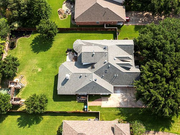 3rd image of 903 Lake Grayson Dr
