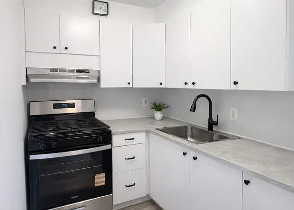 2200 Paterson Plank Rd #5 — Photo 2