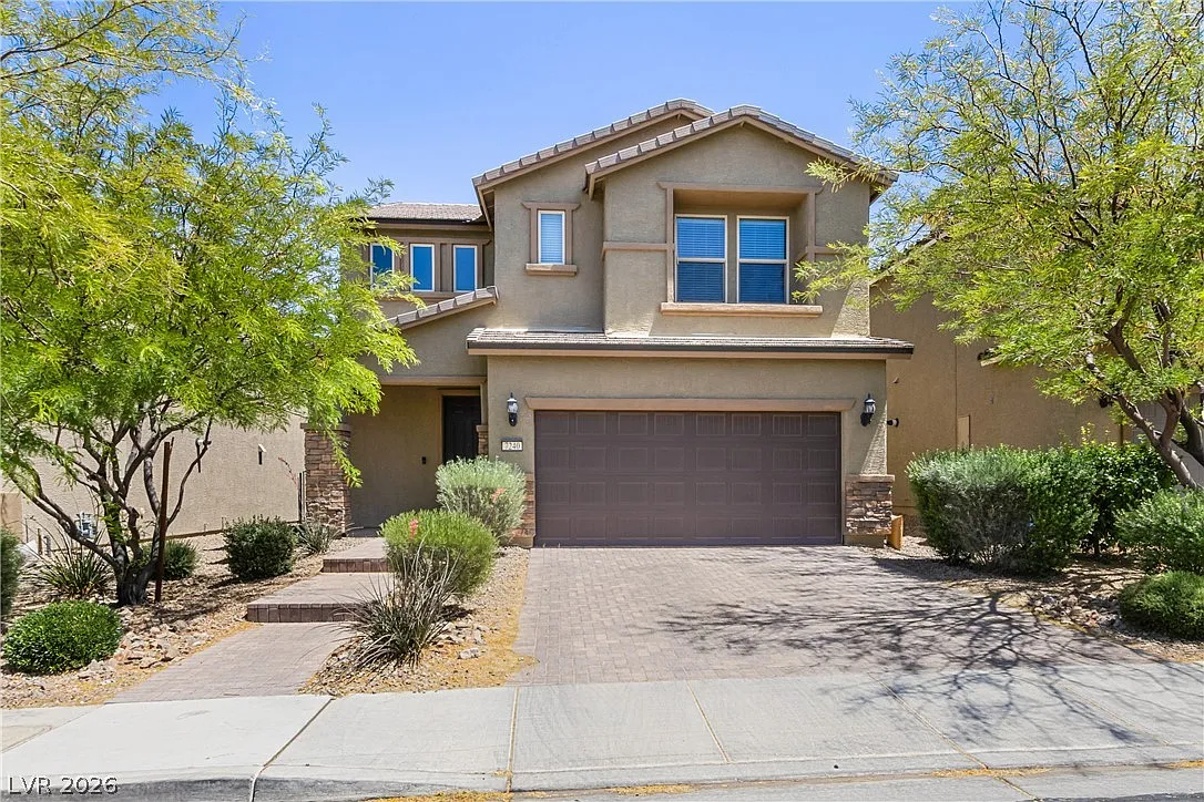 3 bed, 2.5 bath, 2376 sqft, $2,700 — Photo 1