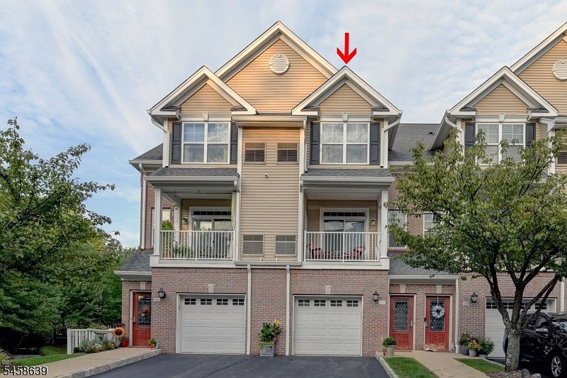 1st image of 102 River Pl