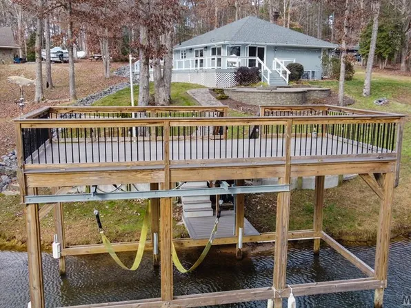 121 Easy Ln, Henrico, NC 27842