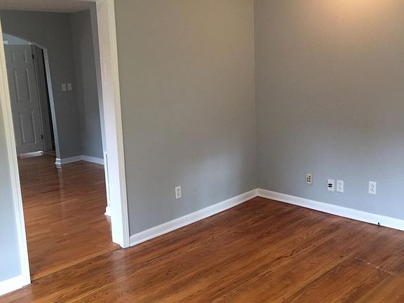 4th image of 1418 Seminole Dr