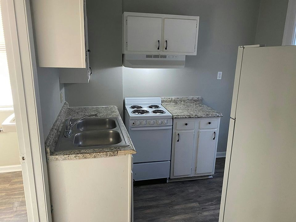 2nd image of 160 Constitution St #8
