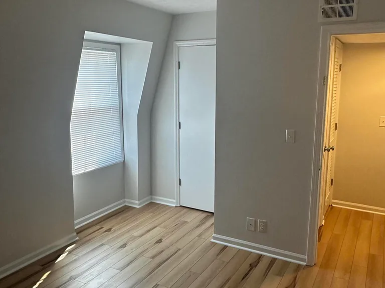 904 Plaza Dr #11 — Photo 14