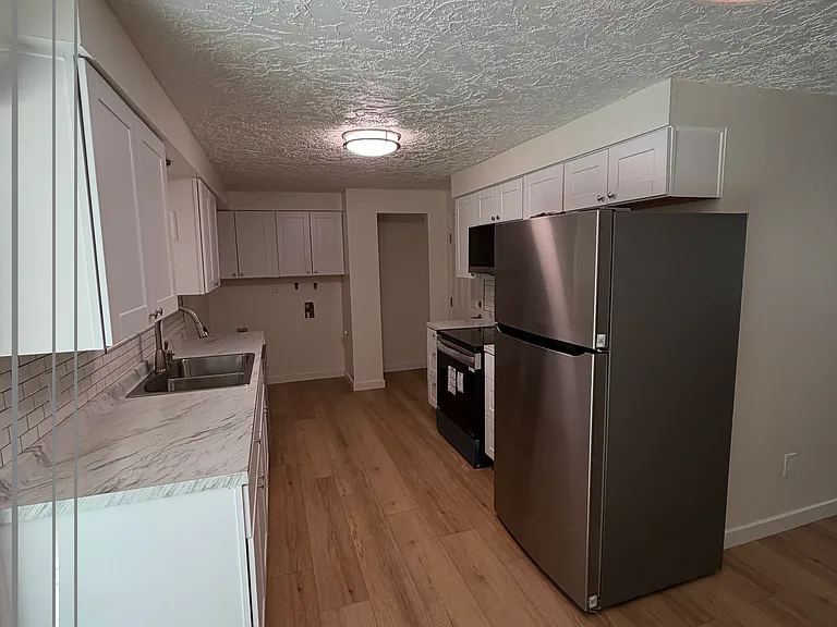 340 Studebaker Rd #2 — Photo 3