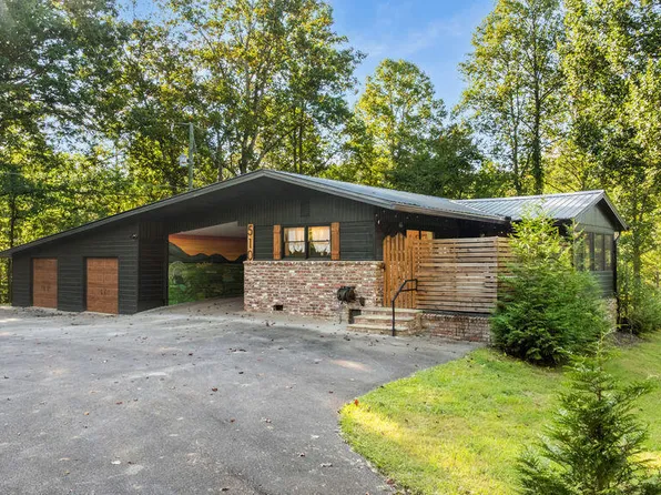 510 Branson Dr, Gatlinburg, TN 37738