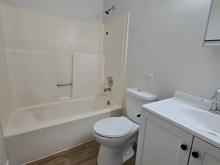 5209 S Brooks Dr #D — Photo 7