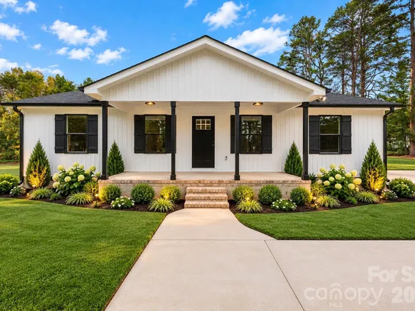 210 Rattlesnake St, Salisbury, NC 28146