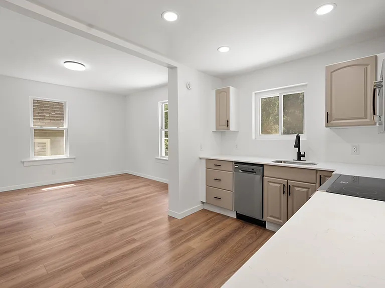 147 Clairmont Ave — Photo 9
