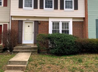 2833 Knollside Ln, Vienna, VA 22180