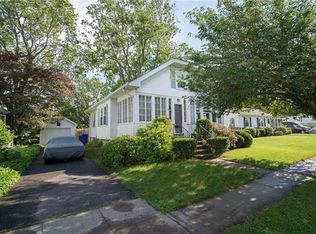 45 Circuit Dr, Riverside, RI 02915