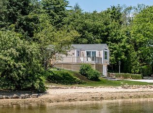 61 Hines Point, Vineyard Haven, MA 02568