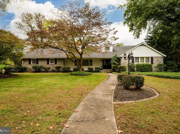 1202 Old Mill Rd, Wyomissing, PA 19610