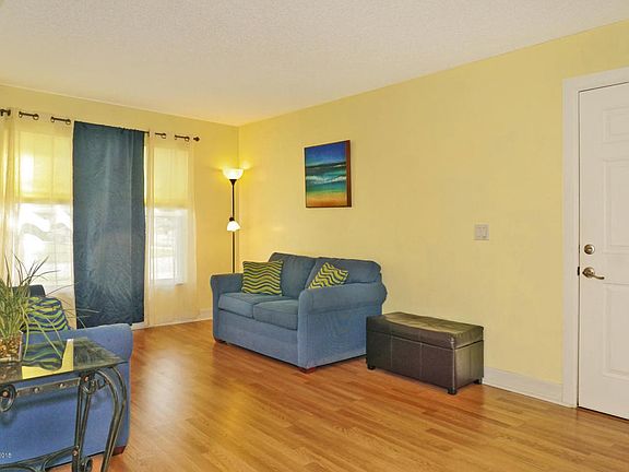 2nd image of 1510 Elder St