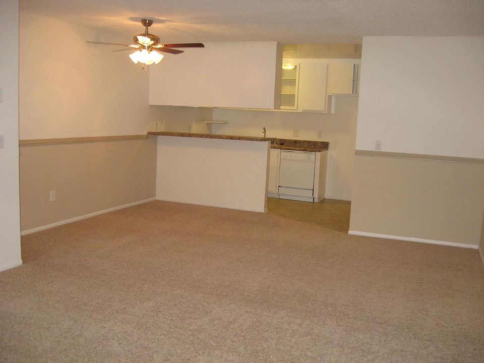 Spacious living room