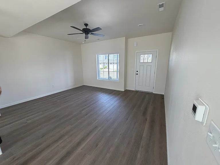 1648 Aspen Ct — Photo 3