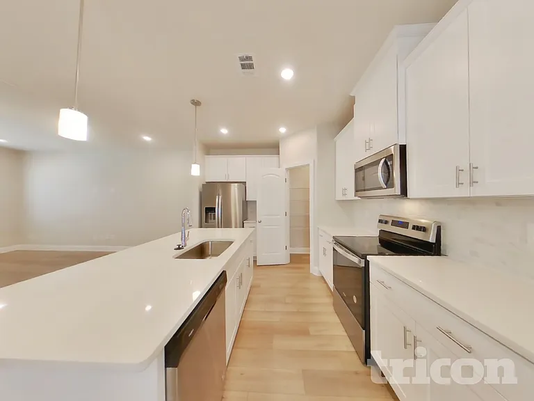 1331 Carriage Park Dr — Photo 5