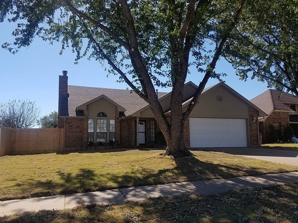 1st image of 1812 SE 15th St