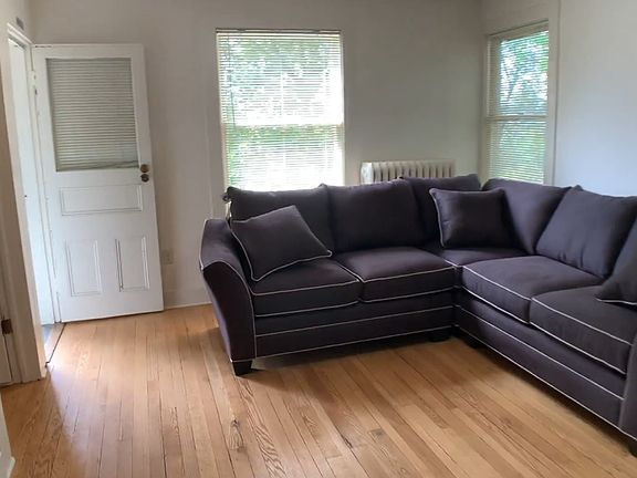 4th image of 117 Dewitt Pl APT 4