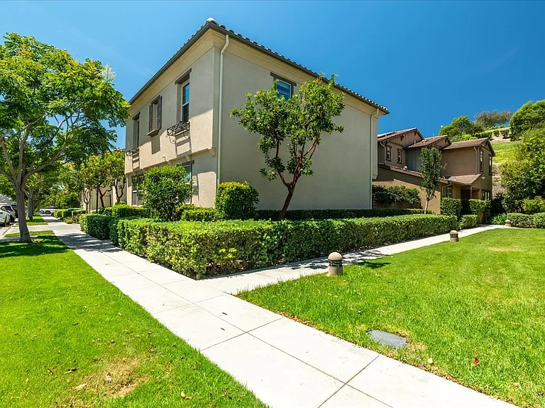 35 Lomada St — Photo 41