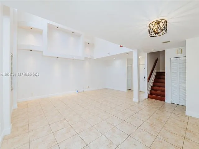 305 S Ketch Dr — Photo 4
