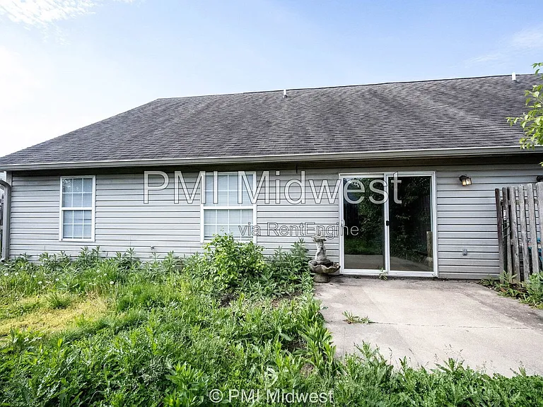 1092 Cobra Dr — Photo 34