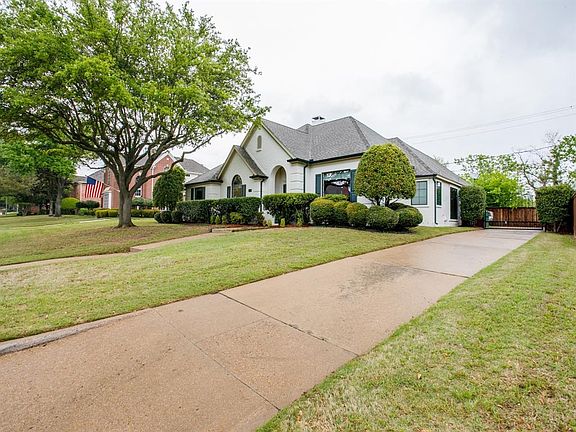 3rd image of 1006 Hilton Dr