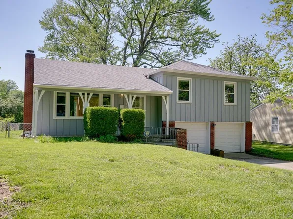 8416 Booth Ave, Raytown, MO 64138
