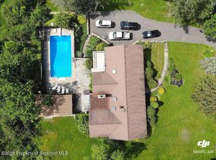 717 N Abington Rd, Waverly Township, PA 18411