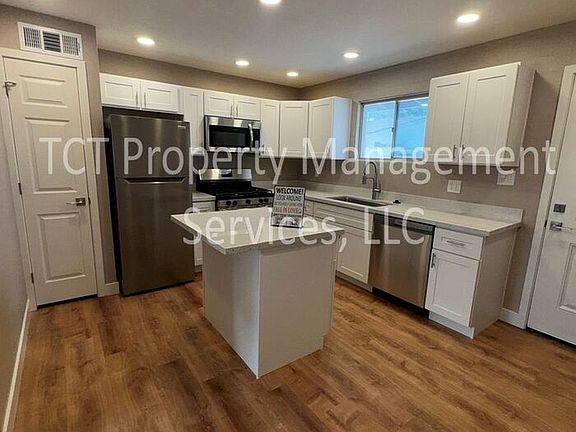 4th image of 493 E Erie St APT B