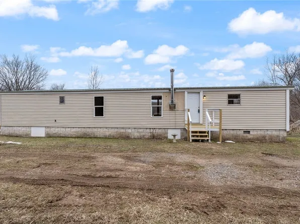 9665 Stickles Ln, Pt Byron, NY 13140