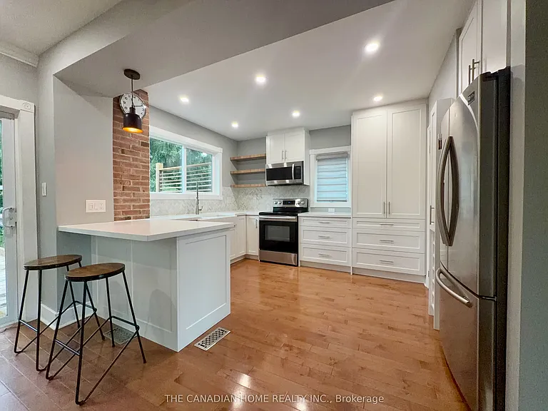 71 English St — Photo 13
