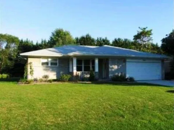 4996 Southview Dr, Shelby Township, MI 48317
