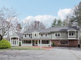 1055 Mammoth Rd, Dracut, MA 01826