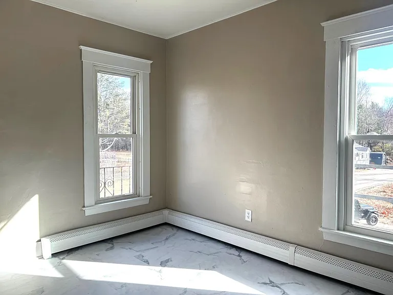 900 Main St #2 — Photo 3