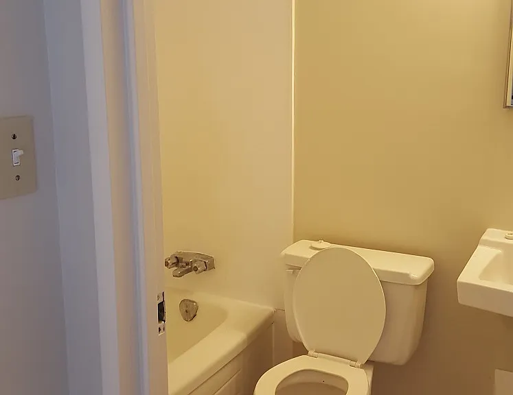 75 Southpark Dr #310 — Photo 8