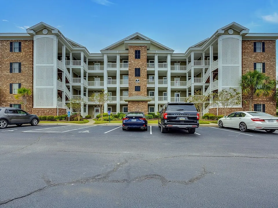 4833 Magnolia Lake Dr #303