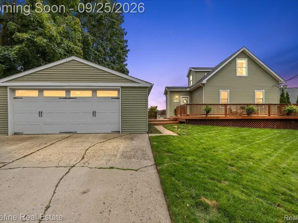 6186 Fonda Lake Dr, Brighton, MI 48116