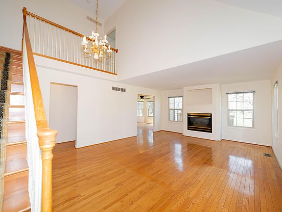 4th image of 4188 Boulder Pond Dr