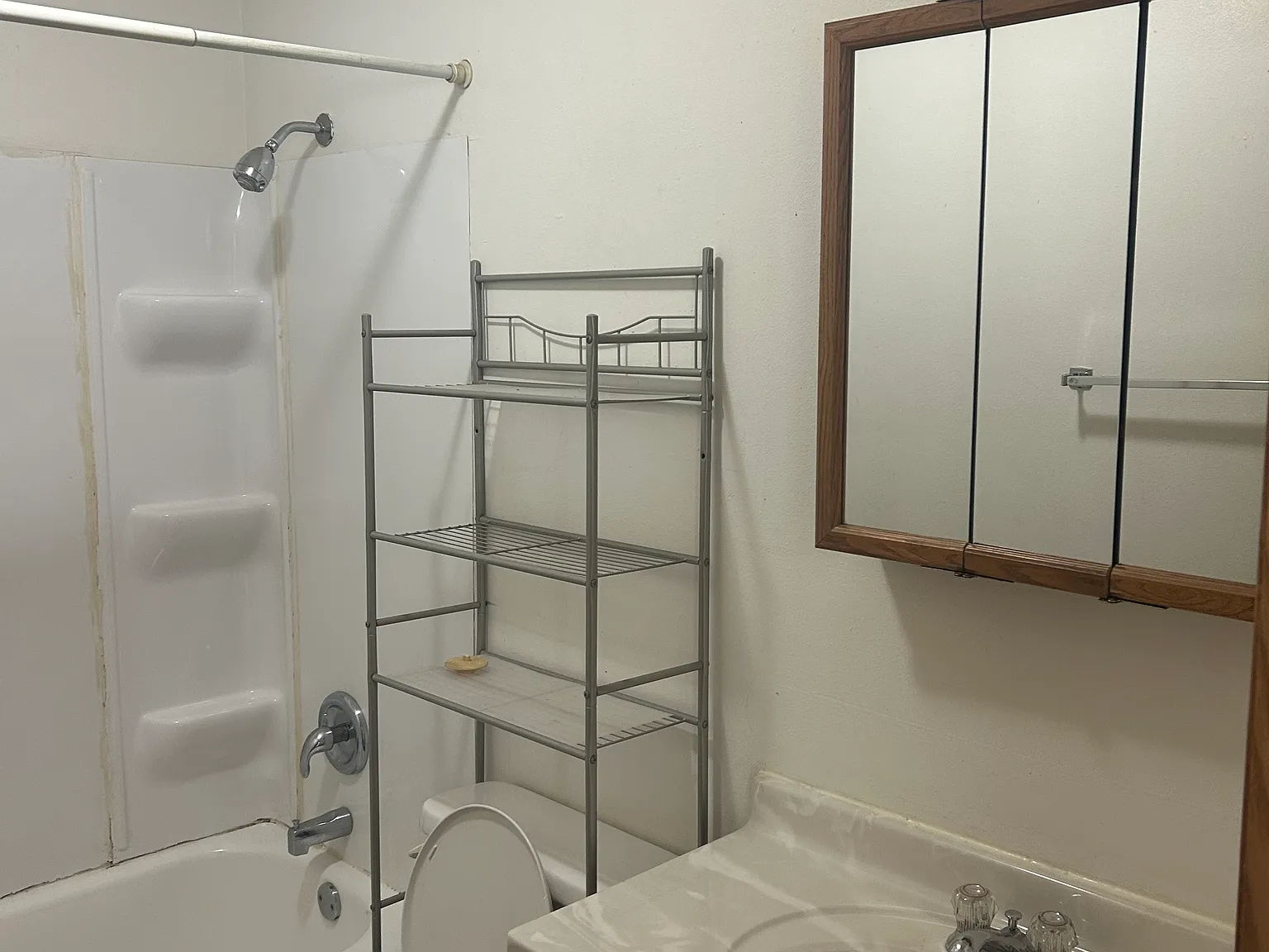 2 bed, 825 sqft, $975 — Photo 2