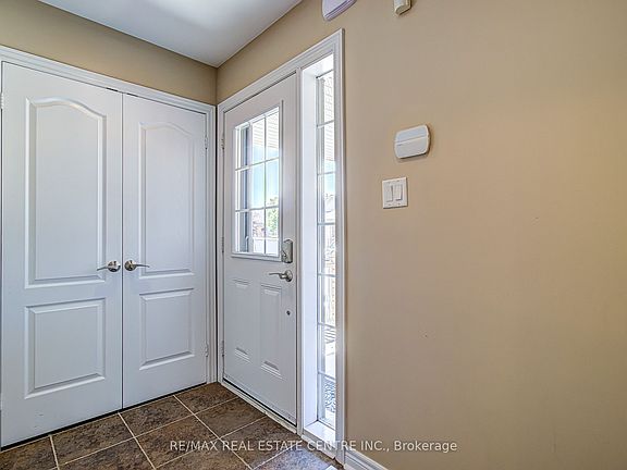 4th image of 11 Fairvalley St