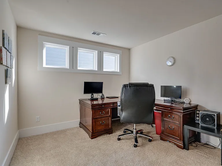1332 Fairbanks St — Photo 14