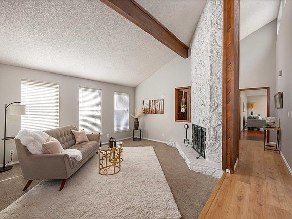 4th image of 2127 Sheridan Pl