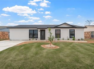 205 Rachael Rd, Mcgregor, TX 76657