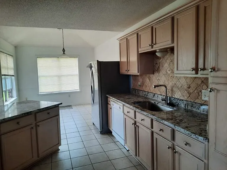4456 Alixs Dr — Photo 7