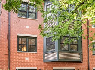 1907 W Grace St, Chicago, IL 60613