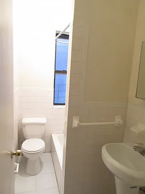 Rented by Bohemia Realty Group | media 23
